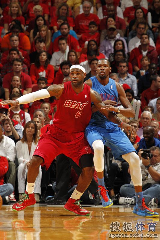 NBA热火VS雷霆,圣诞大战的激情碰撞 NBA热火VS雷霆,圣诞大战的激情碰撞